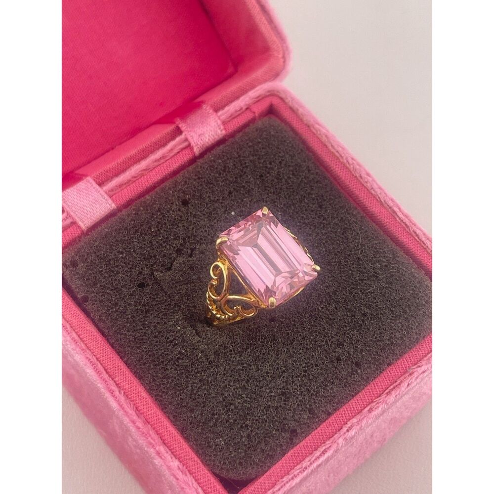 Vintage 10k Plumb Yellow Gold w/ 7ctw Pink Tourmaline Ring, Size 6.